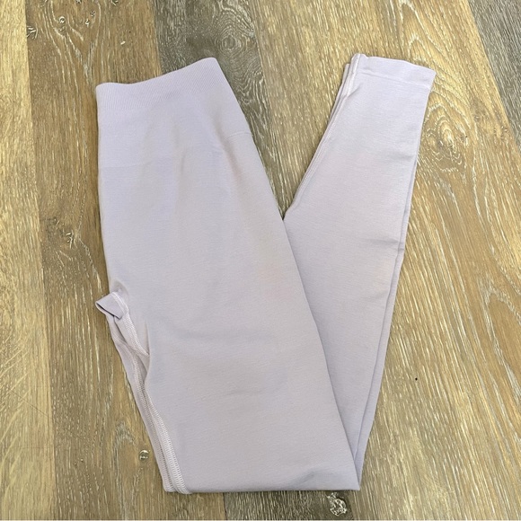 ✨SOLD✨ Alphalete Amplify Legging - Misty Lilac - Picture 6 of 8